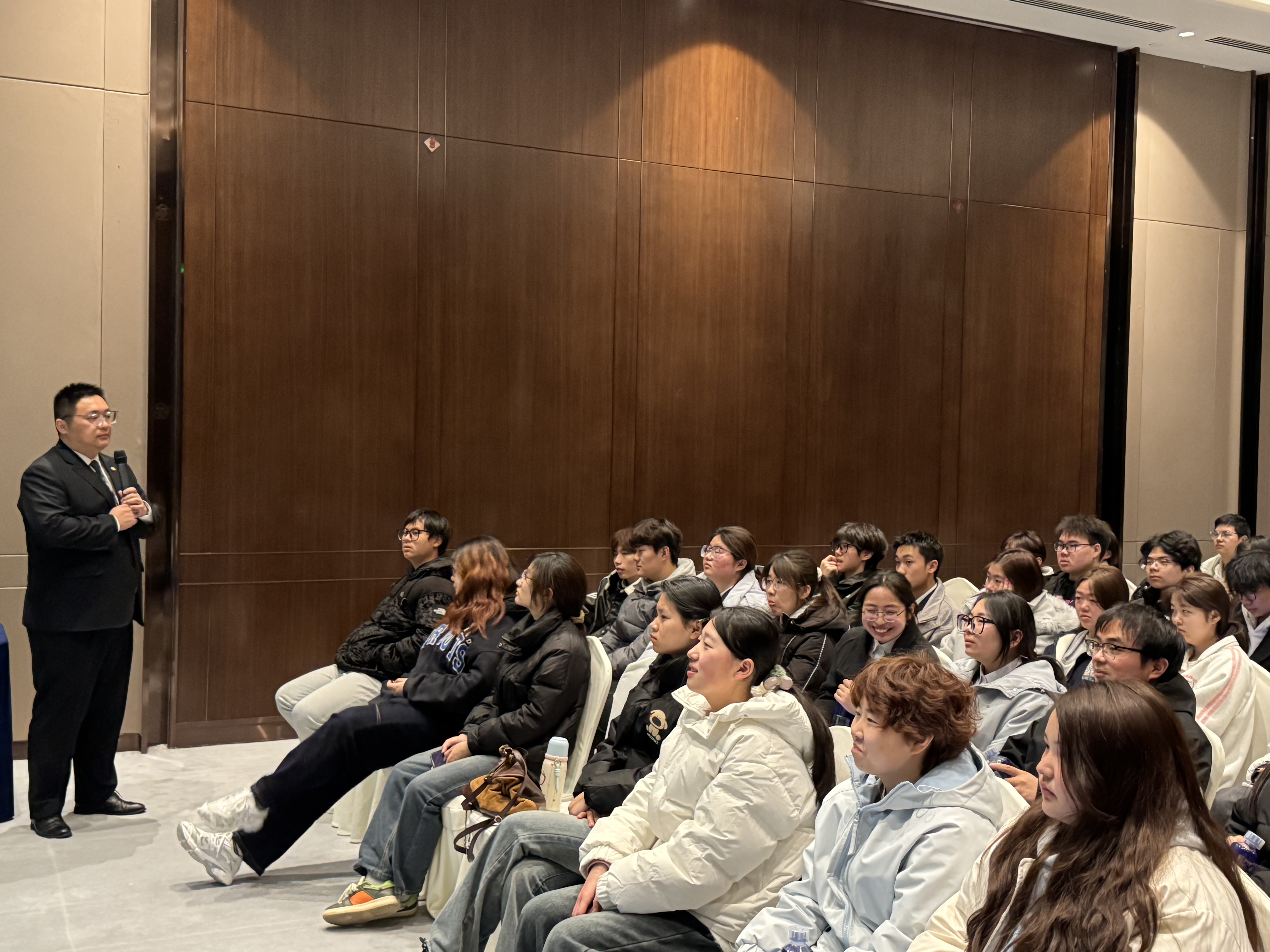零距离接触酒店,沉浸式认知专业 ——我院25级酒店管理与数字化运营专业认识周活动圆满结束
